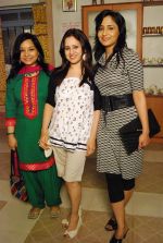 Sunita-Pooja-Joshi and lataa seth at Rajan Shahi_s  on the set get together for Jamuna Paar in Andheri on 27th Feb 2011.JPG